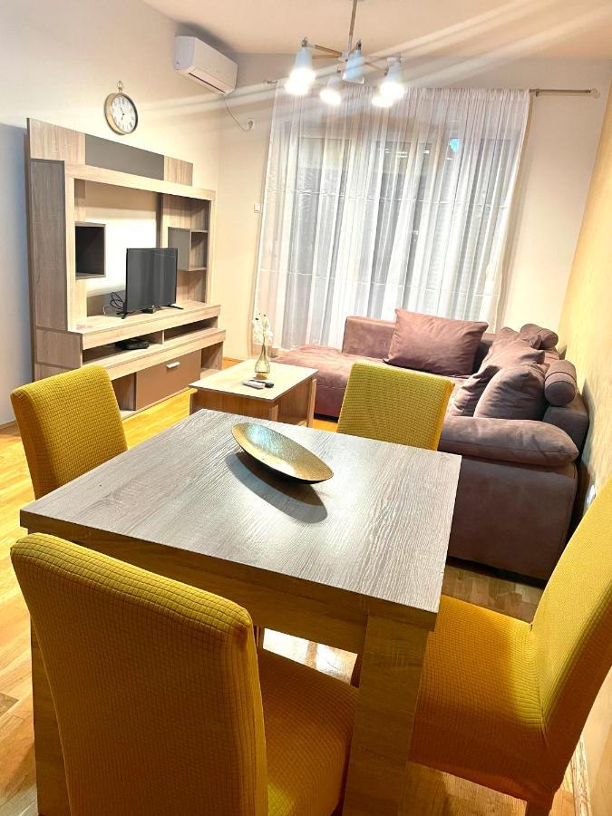 Naki Apartman Lägenhet Podgorica Exteriör bild