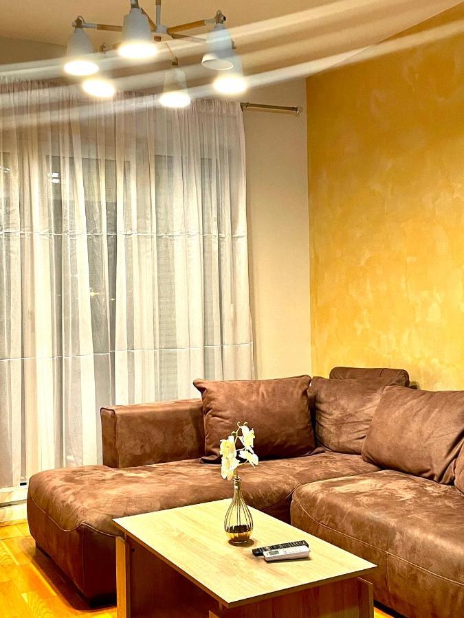 Naki Apartman Lägenhet Podgorica Exteriör bild
