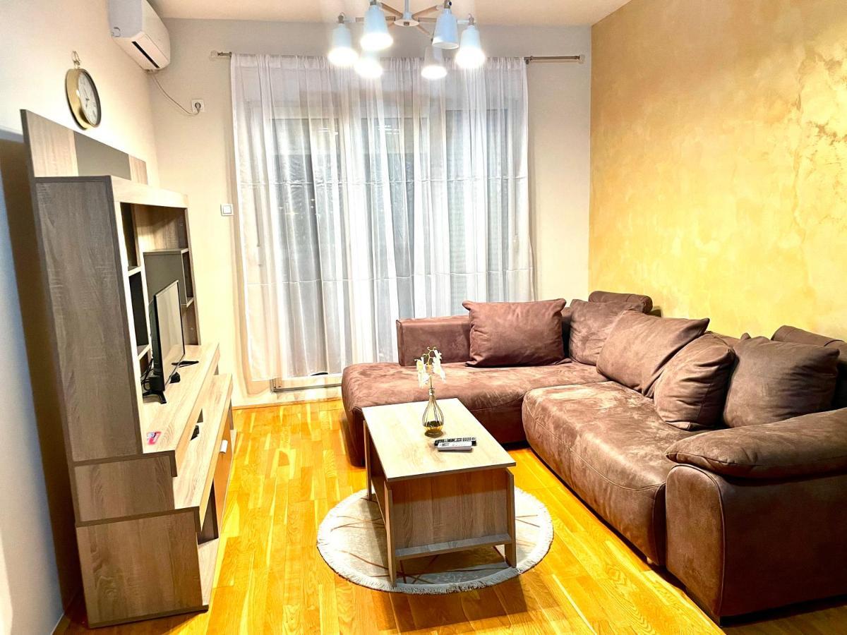 Naki Apartman Lägenhet Podgorica Exteriör bild