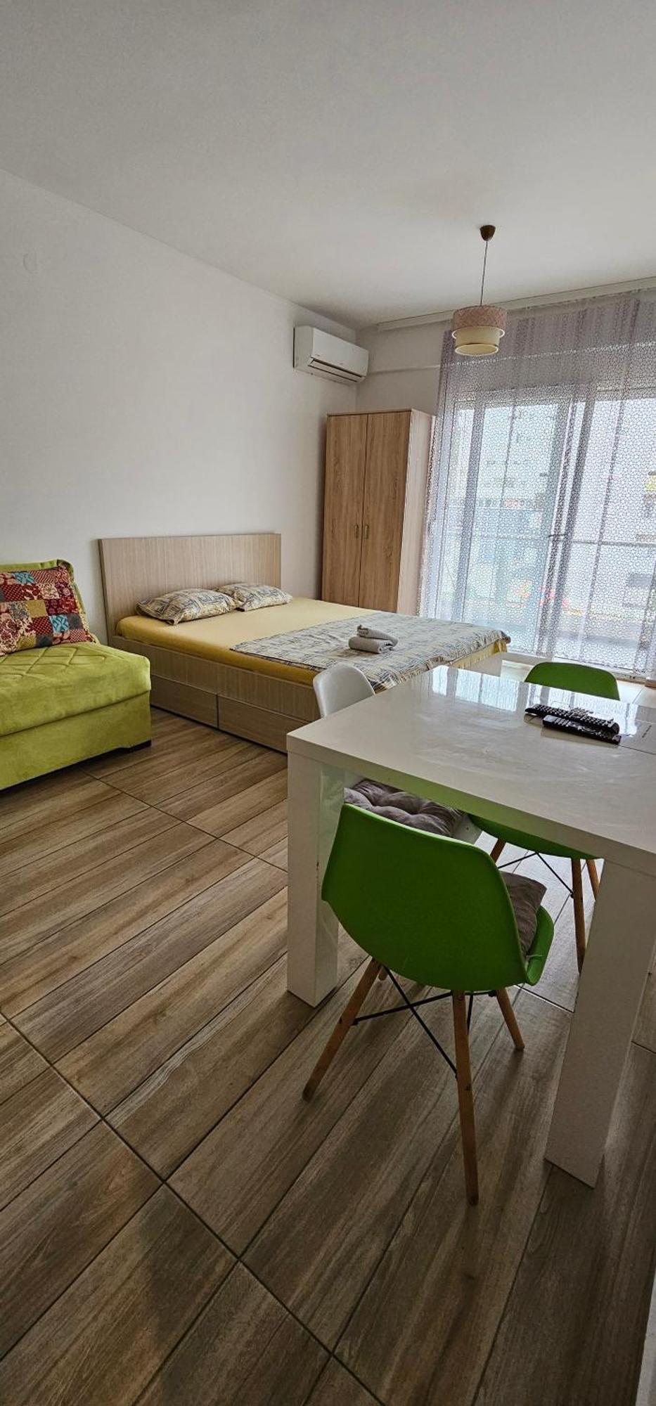 Naki Apartman Lägenhet Podgorica Rum bild