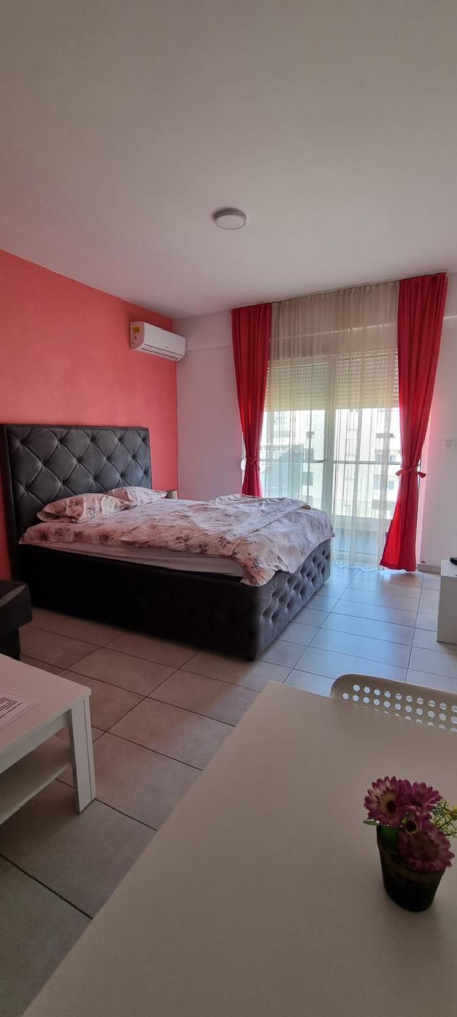 Naki Apartman Lägenhet Podgorica Rum bild