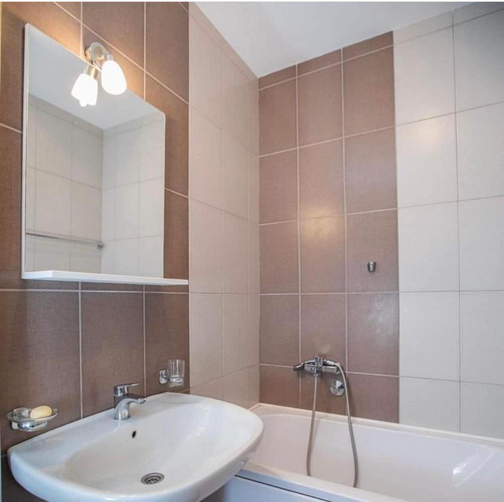 Naki Apartman Lägenhet Podgorica Rum bild